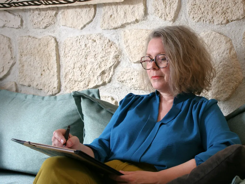 Prendre du recul avec Laure Martin, psychopraticienne à Bordeaux.